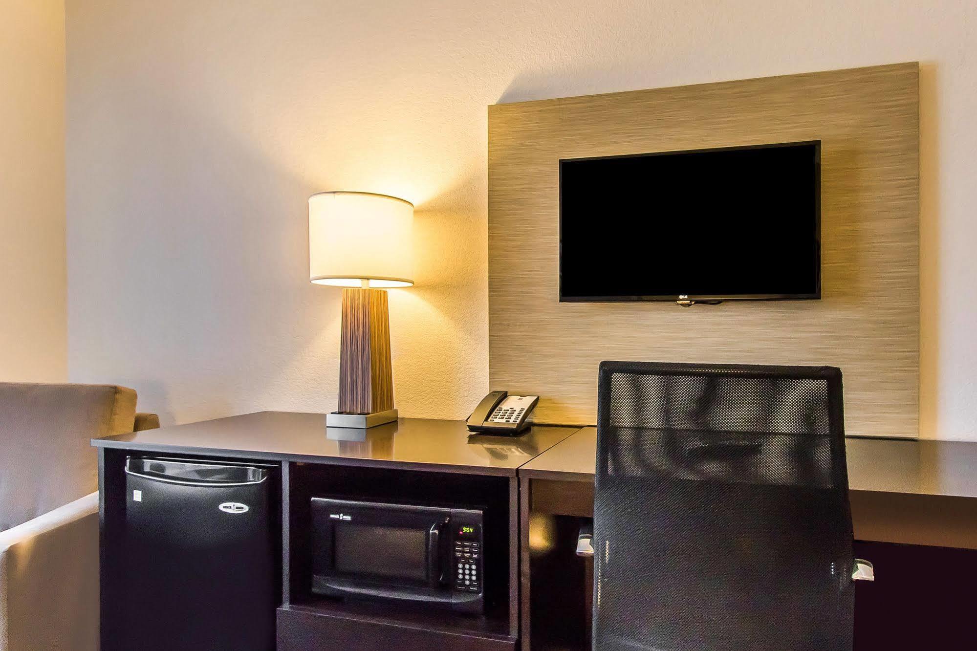 Hotel Wingate By Wyndham Jonesboro Hodge Esterno foto