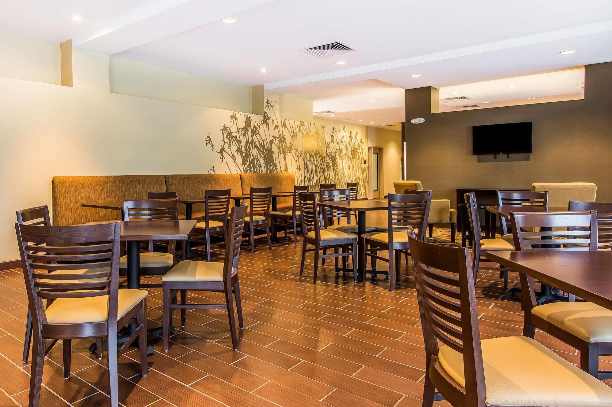 Hotel Wingate By Wyndham Jonesboro Hodge Esterno foto